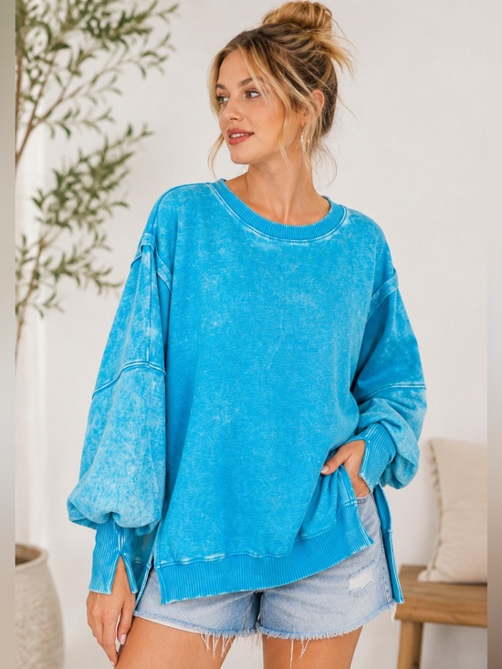 Tops - 138. Women’s Blue Acid Washed Oversized Sweatshirt NEW